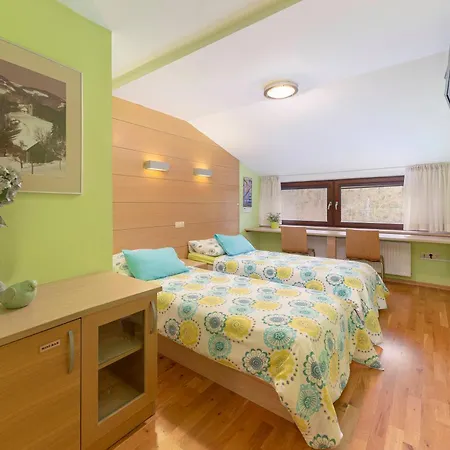 Guest house Gostilna Lipan 3*