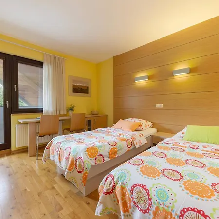 Gasthuis Gostilna Lipan 3*